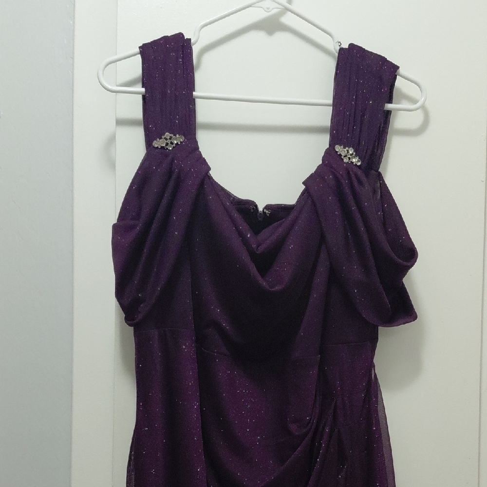 Elegant Purple Evening Dress with Sparkle Detailing